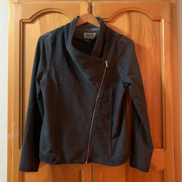 Buckle Side ZIp Jacket - Picture 10 of 14